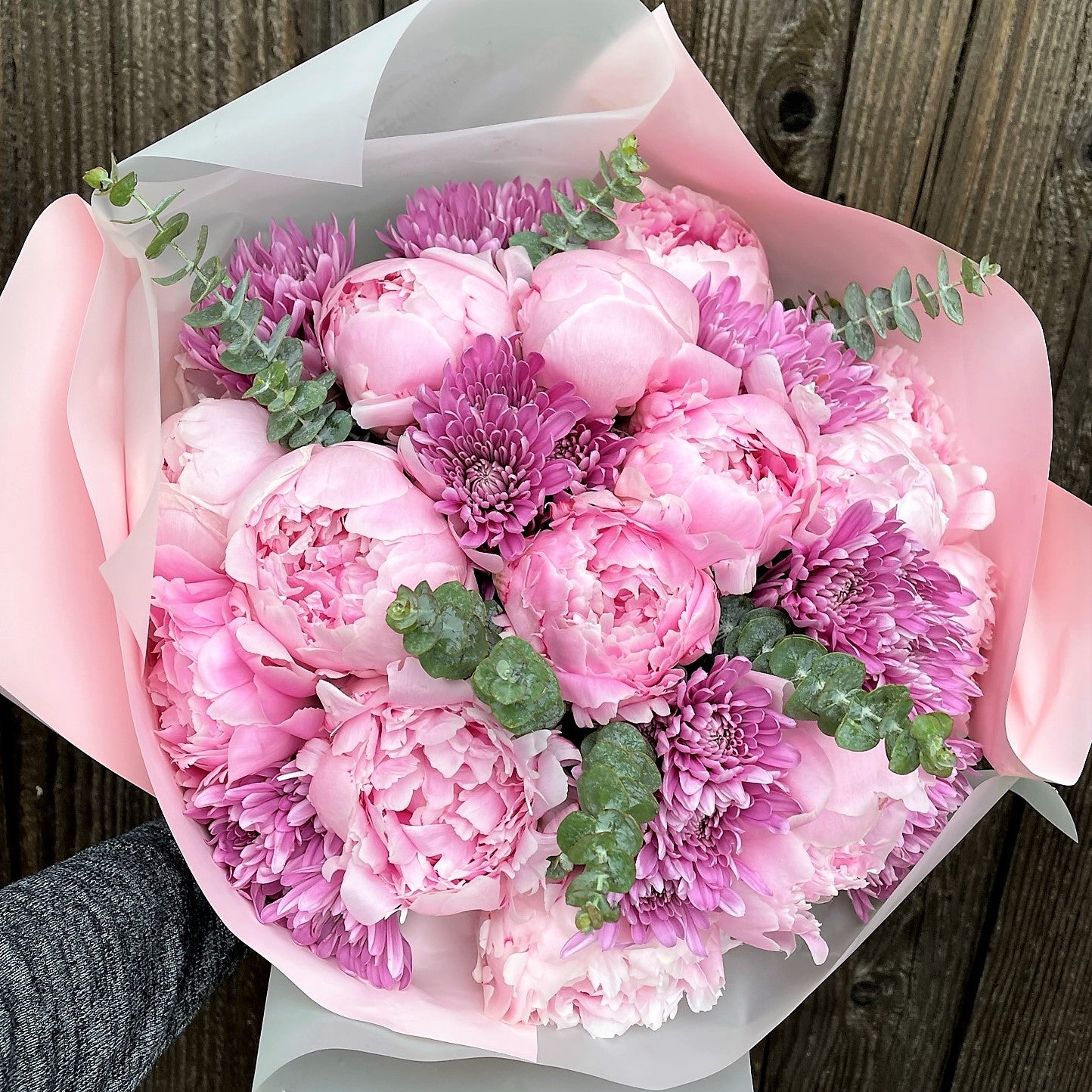 # 50 Bouquet with peonies and chrysanthemums.