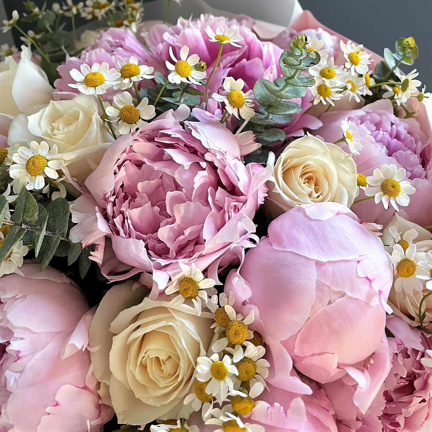 # 49 Tender bouquet with peonies and roses