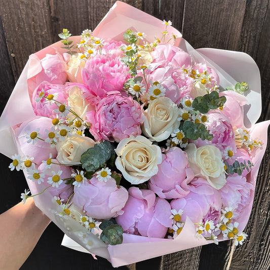 # 49 Tender bouquet with peonies and roses