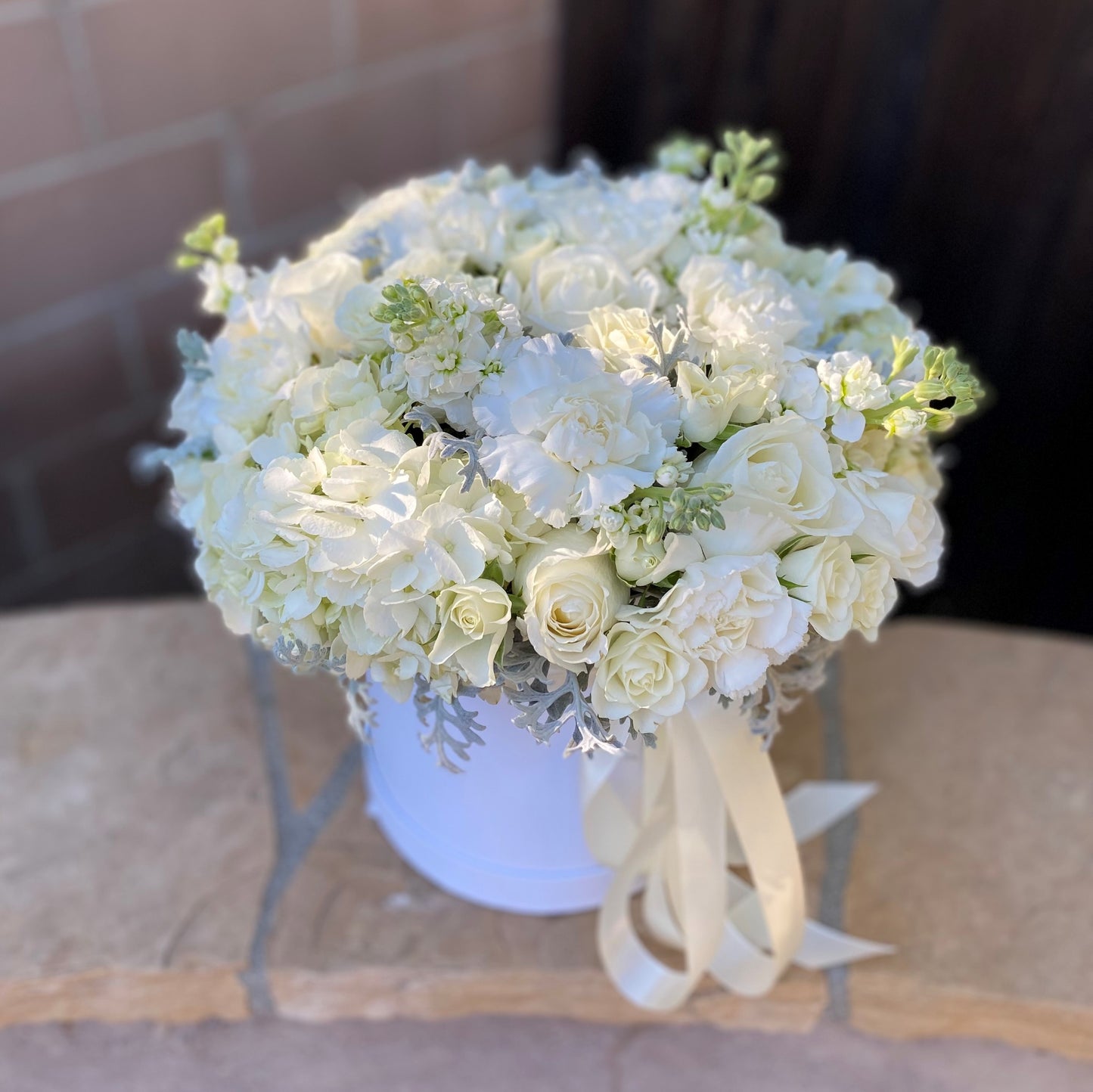 # 17 White flowers arrangement