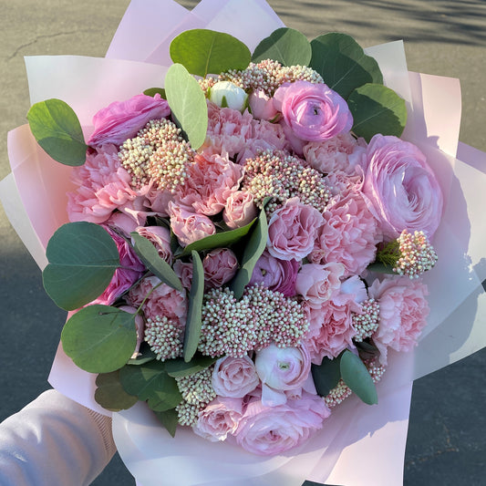 # 20 Pink Cloud, Luxury Bouquet with Ranunculus