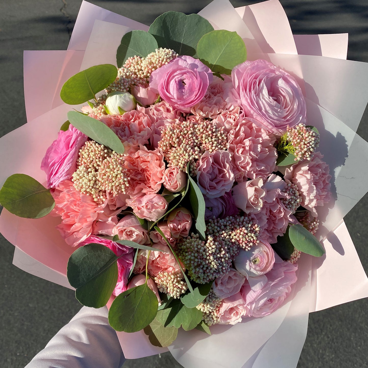 # 20 Pink Cloud, Luxury Bouquet with Ranunculus