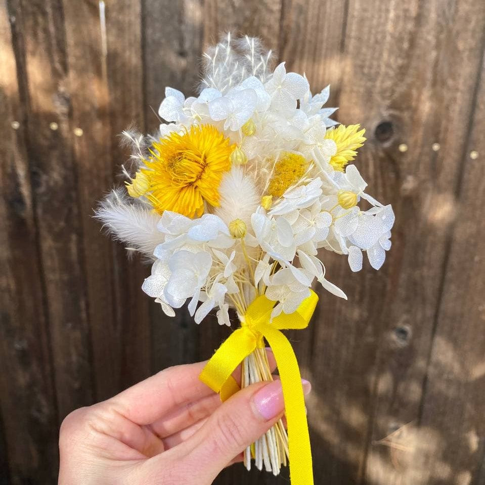 002 set 5pc Mini bouquet of dried yellow flowers