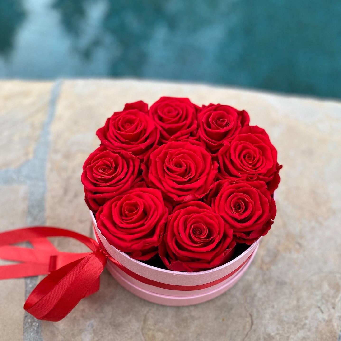 008 Luxury Red Preserved Roses That Last A Year in A Round Box