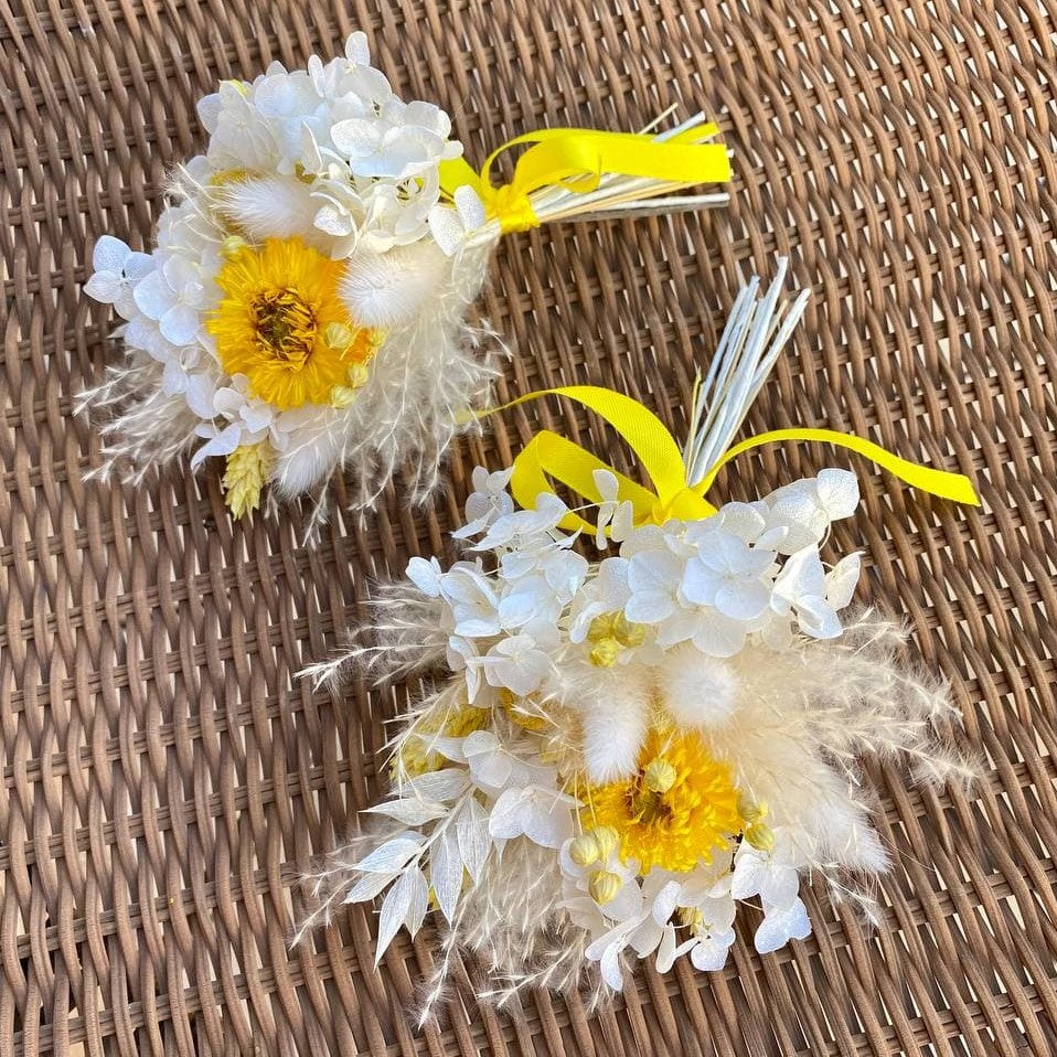 002 set 5pc Mini bouquet of dried yellow flowers