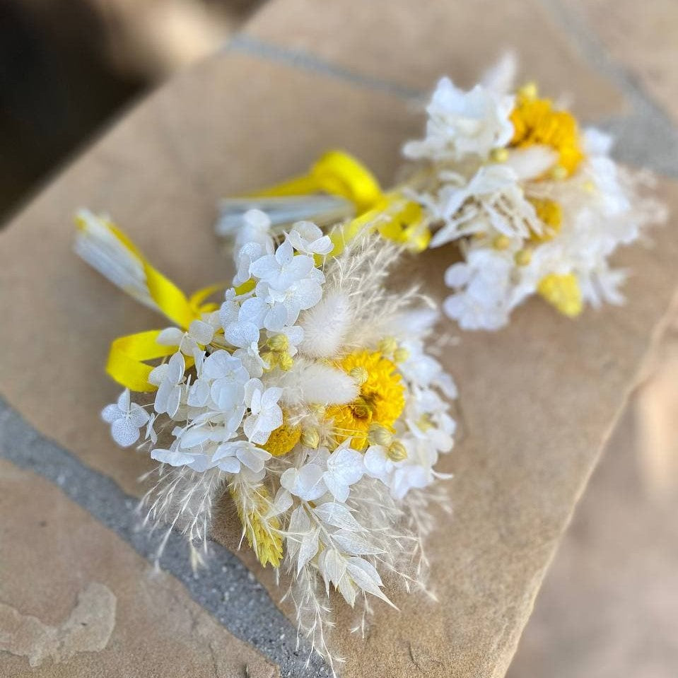 002 set 5pc Mini bouquet of dried yellow flowers