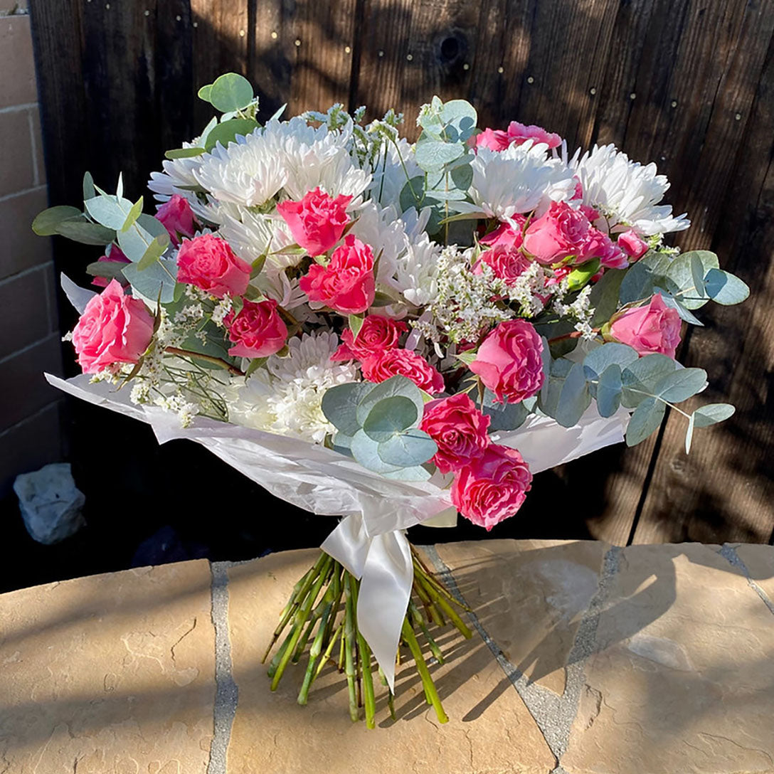 # 6 Bouquet with roses and chrysanthemums