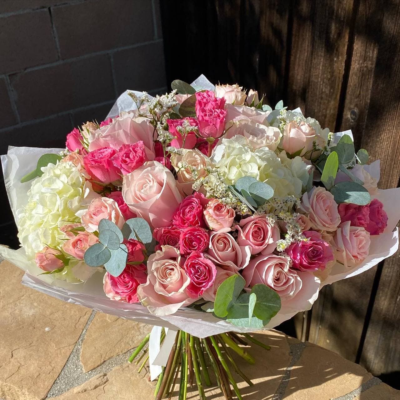 # 8 Bouquet with hydrangea and roses.