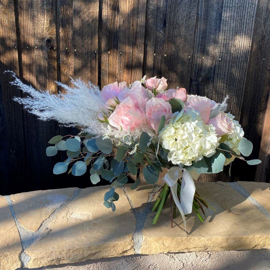 # 10 Stylish Bouquet with hydrangea, roses and pampas grass.